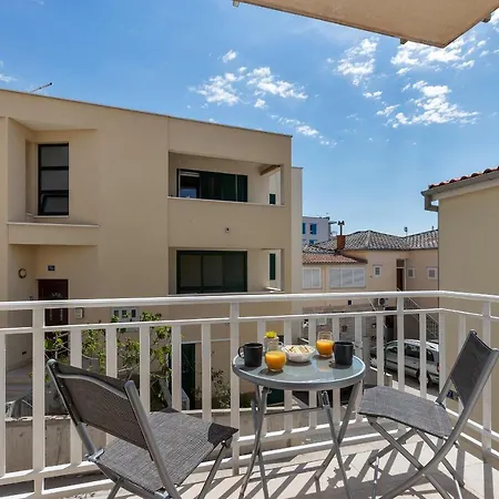 Daire Near The Luxury Matteo