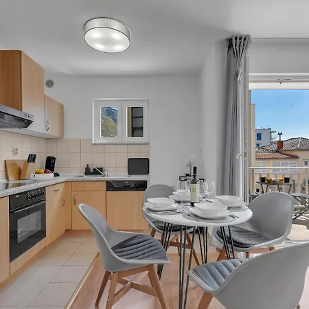 Daire Near The Luxury Matteo