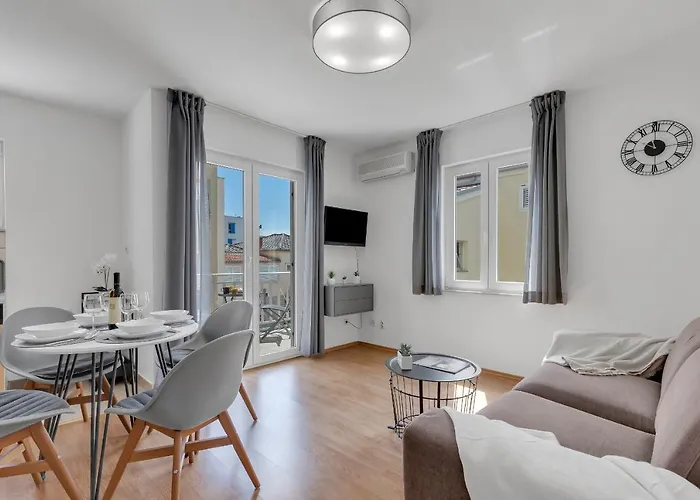 Near The Luxury Matteo *