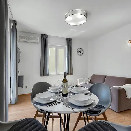 Near The Luxury Matteo Апартаменти