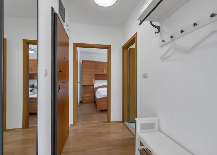 Near The Luxury Matteo Apartment *