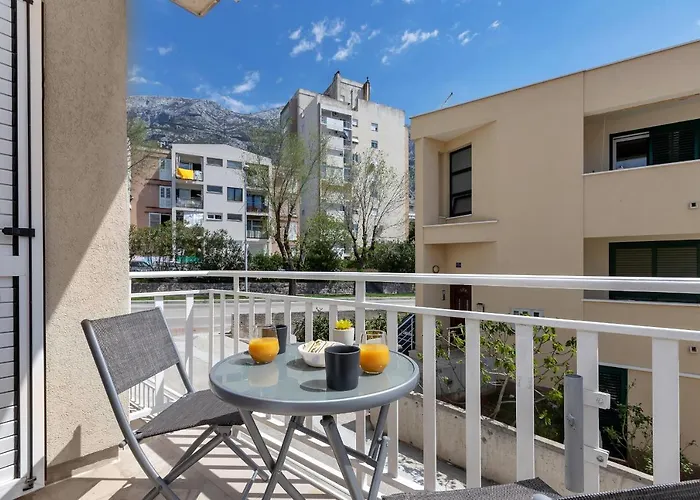 Near The Luxury Matteo Makarska