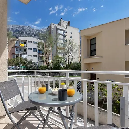 Near The Luxury Matteo Makarska